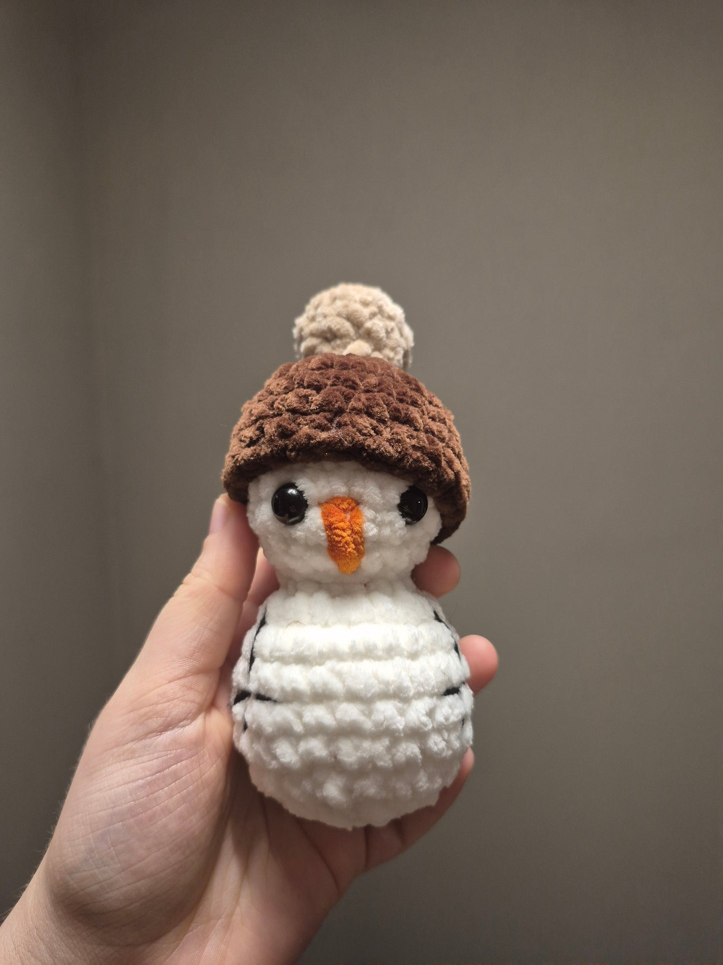 Verschiedene Schneemänner - weihnachtlich und schick