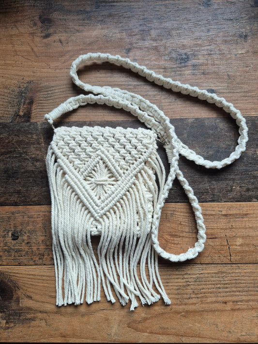 Handtasche im Boho Stil in beige