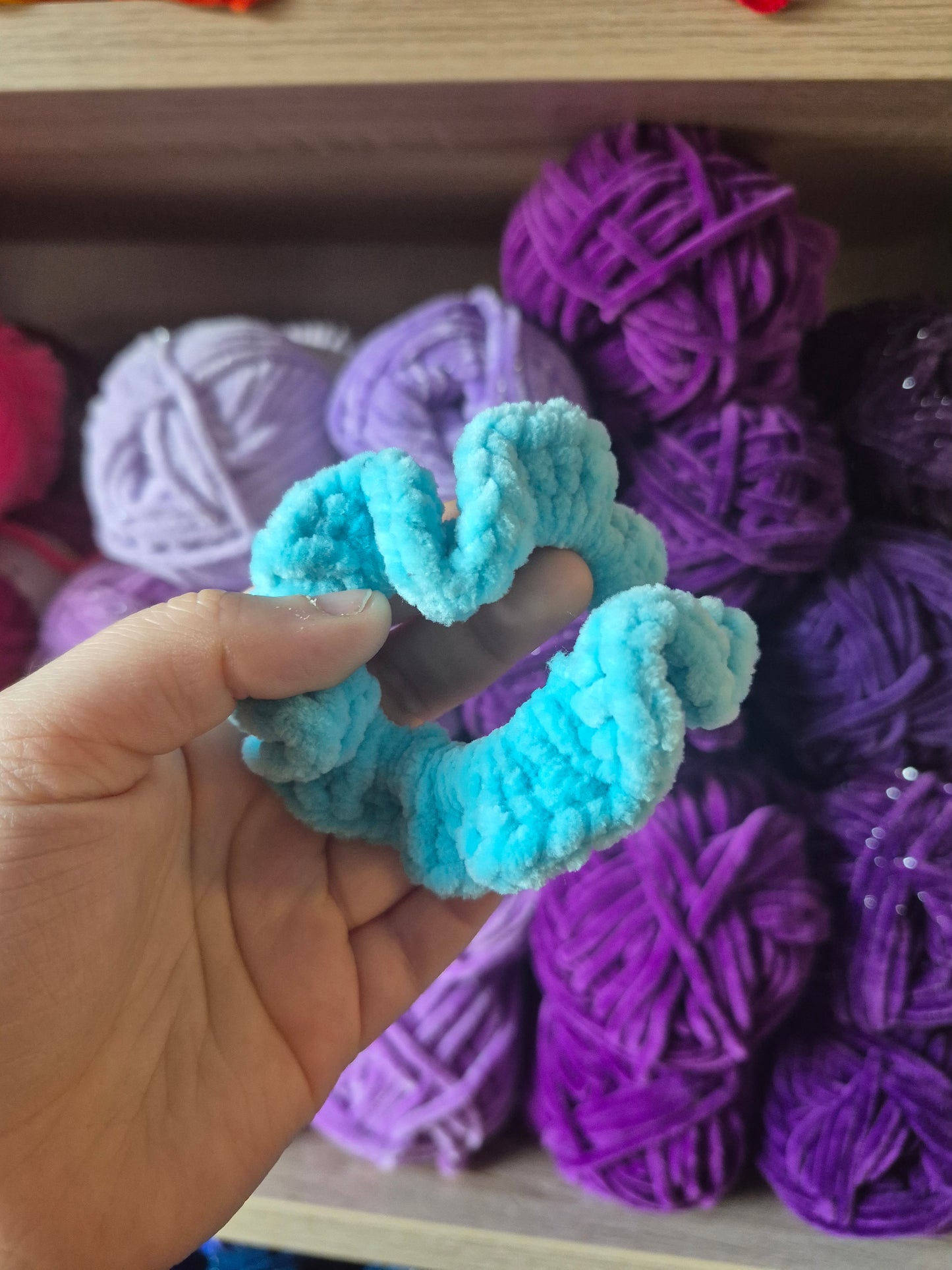 Scrunchies – weich, voluminös & schonend zum Haar