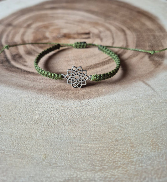 Armband in grün mit Mandala