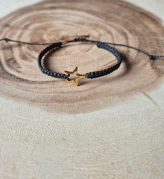 Armband in schwarz mit Stern
